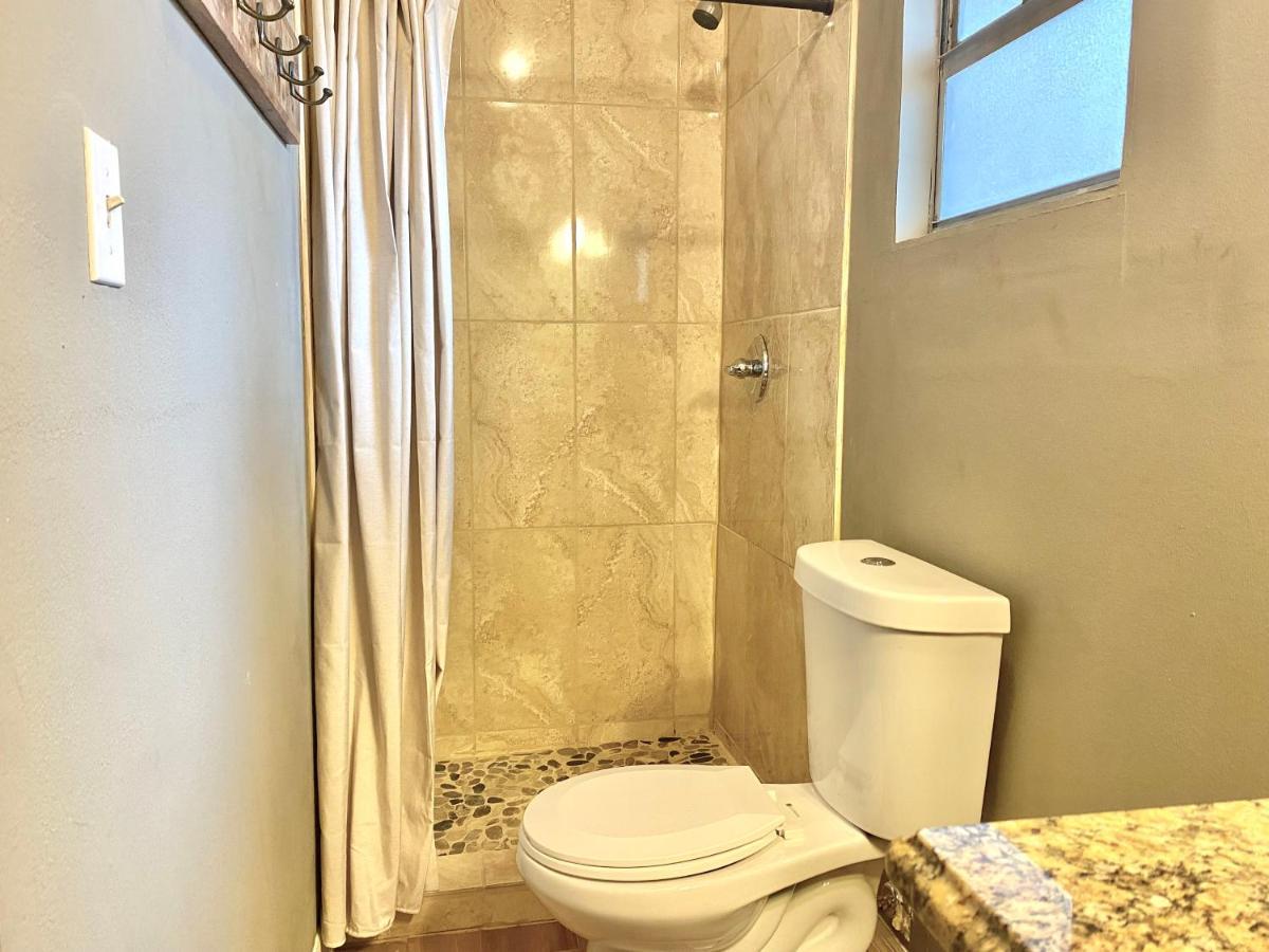 אורלנדו Spacious Lakefront House With Pool, Hottub, & Boating מראה חיצוני תמונה