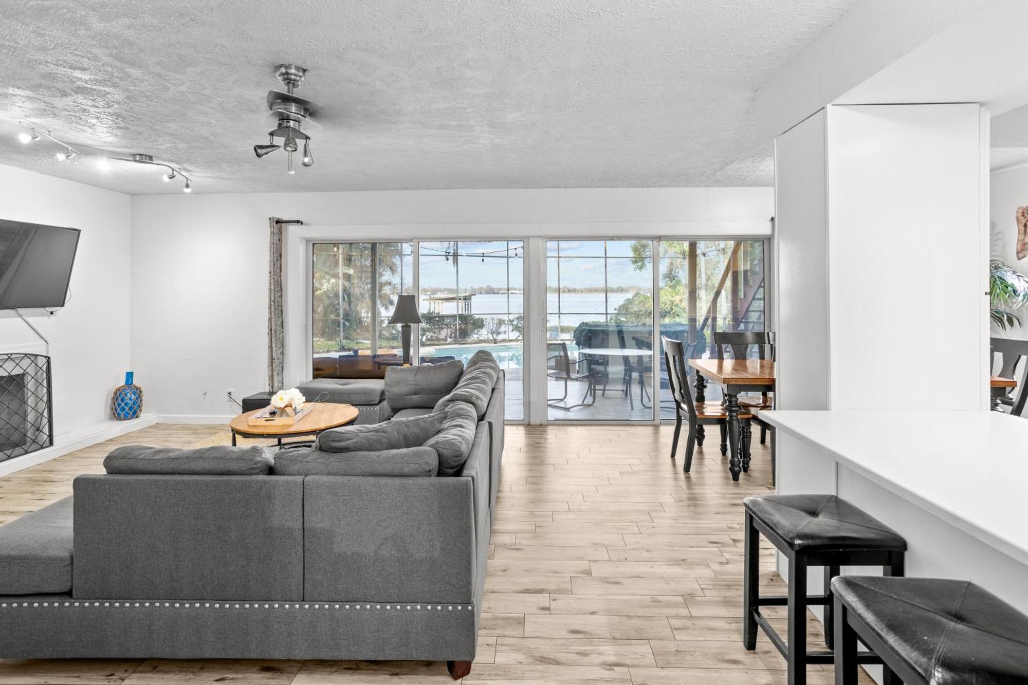 אורלנדו Spacious Lakefront House With Pool, Hottub, & Boating מראה חיצוני תמונה